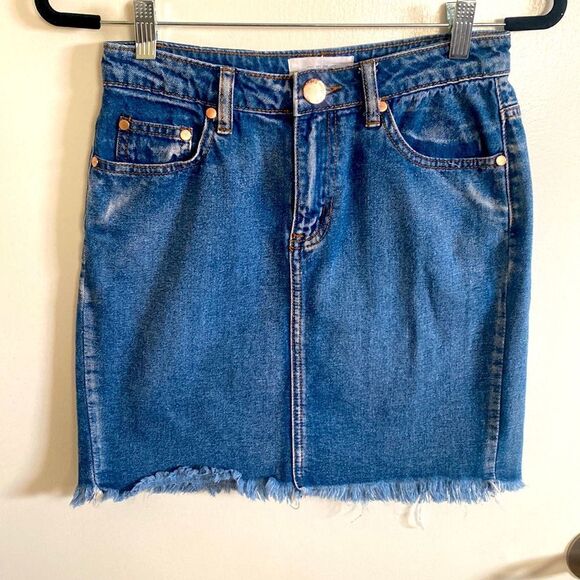 Juniors Nectar Clothing- Denim Skirt with raw hem- Size Small - Picture 1 of 8